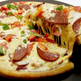 Pizza Xúc Xích (Loại trung 27cm) 133.000đ