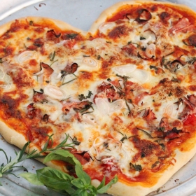 Pizza Valetine (Loại lớn. 32cm) 170.000đ
